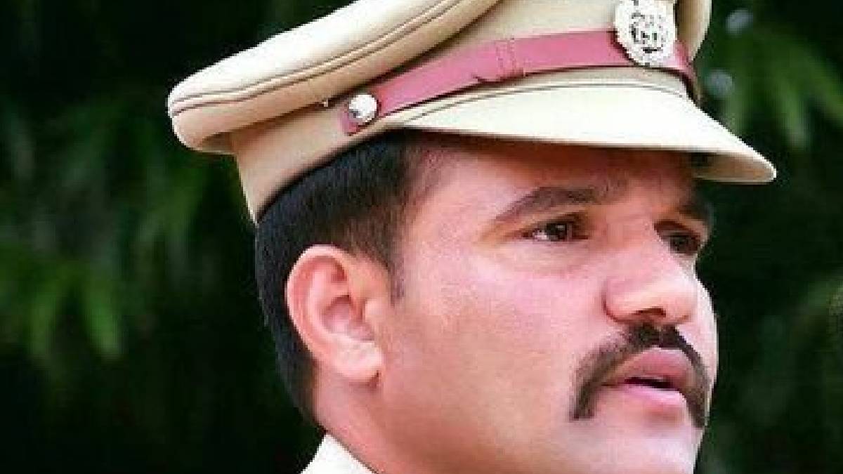 4 ಅಧಿಕಾರಿಗಳ ವರ್ಗಾವಣೆ ಆದೇಶ - ರವಿ ಚನ್ನಣ್ಣನವರ್, ನಿಶಾ ಜೇಮ್ಸ್ ಸೇರಿ ಯಾರಿಗೆ ಯಾವ ಹುದ್ದೆ!!