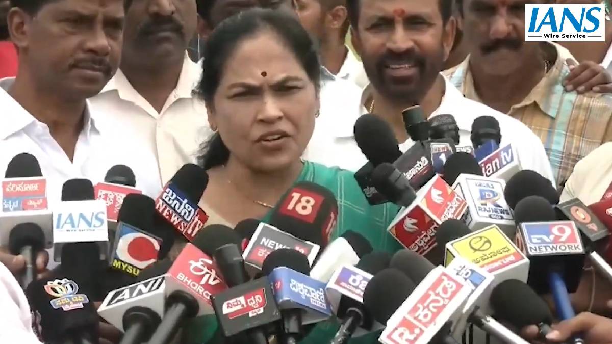 ಕರ್ನಾಟಕದಲ್ಲಿ ‘ಬ್ಲ್ಯಾಕ್‌ಮೇಲ್ ಸರ್ಕಾರ’! ಸಿದ್ದರಾಮಯ್ಯ ರಾಜೀನಾಮೆ ಬಗ್ಗೆ ಶೋಭಾ ಕರಂದ್ಲಾಜೆ ಸ್ಫೋಟಕ ಹೇಳಿಕೆ!!