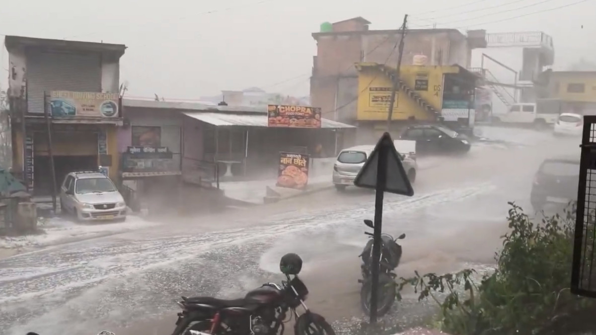 Himachal Pradesh Weather: Hailstorm Lashes Sihunta As Rain And Thunderstorms Intensify