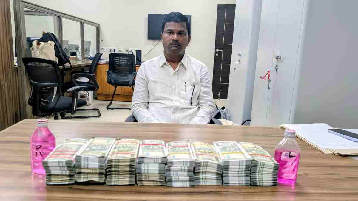 ಸರ್ಕಾರಿ ಕೆಲಸಕ್ಕೆ ₹2.20 ಕೋಟಿ ಲಂಚ! ಅಬ್ದುಲ್ಲಾಪುರಮೆಟ್‌ನಲ್ಲಿ ಎಸಿಬಿ ದಾಳಿ, ಇಬ್ಬರು ಅಧಿಕಾರಿಗಳು ಅರೆಸ್ಟ್!!