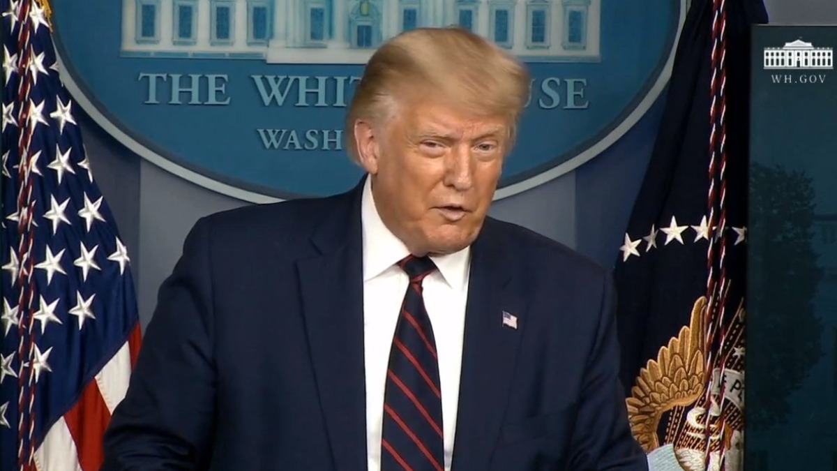 Trump Says Iran Attack Could Come Sunday as Hormuz Tensions Escalate