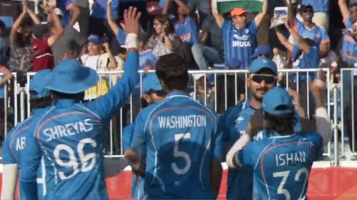 Sundar, Axar Deliver Double Blow as Pakistan Chase 212 Against India