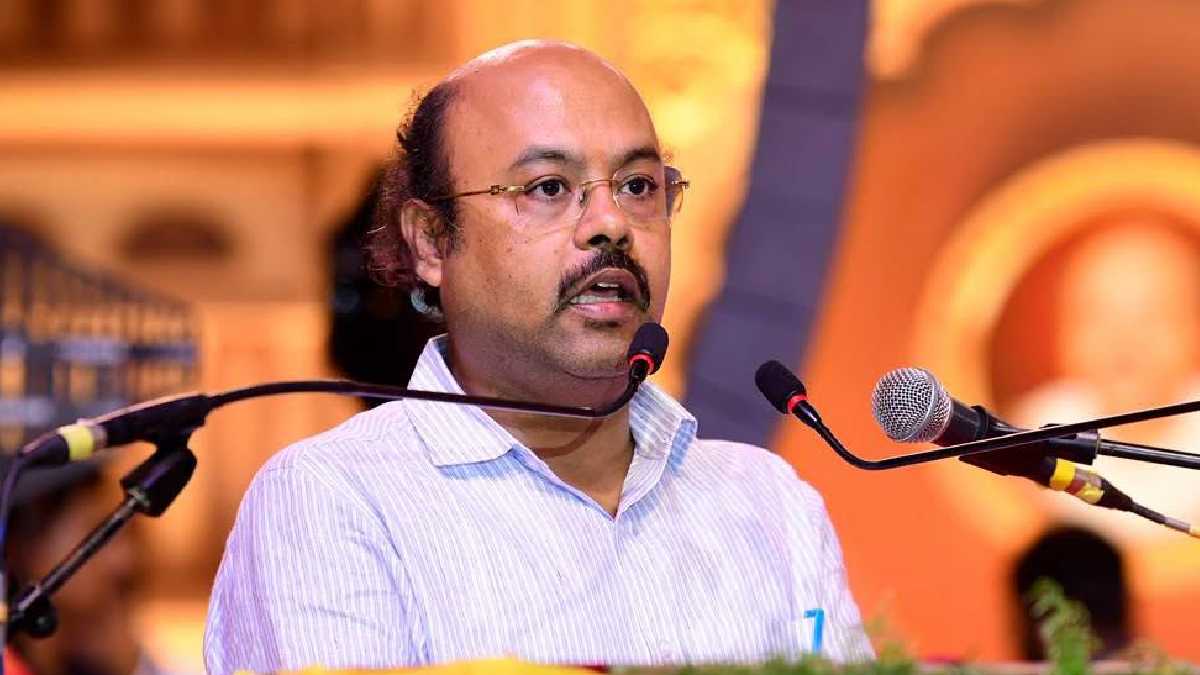 ಮೈಸೂರು ದಸರಾ ವೇದಿಕೆಯಲ್ಲಿ ‘ಜೈ ಕಾಂಗ್ರೆಸ್’ ಘೋಷಣೆ; ಯತೀಂದ್ರ ಸಿದ್ದರಾಮಯ್ಯ ನಡೆಗೆ ಚರ್ಚೆ!!