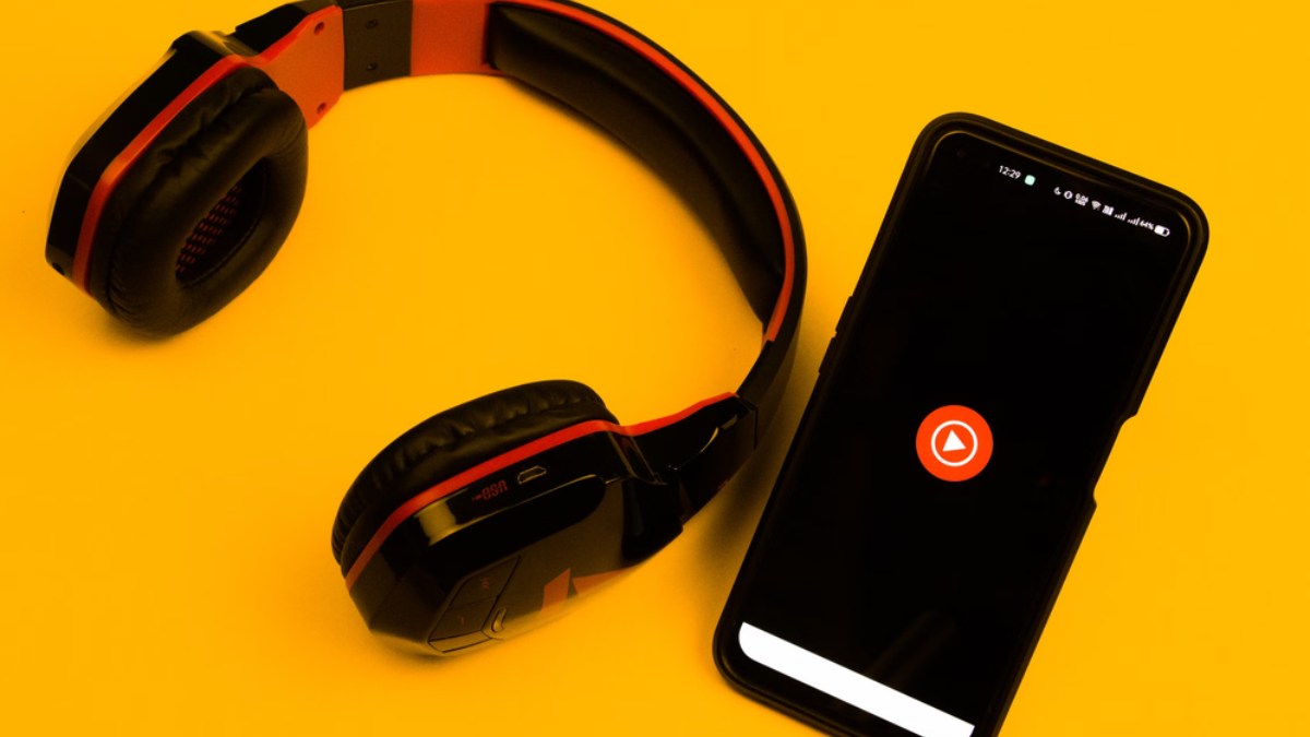 YouTube Music introduces labels to identify songs created primarily using AI.
