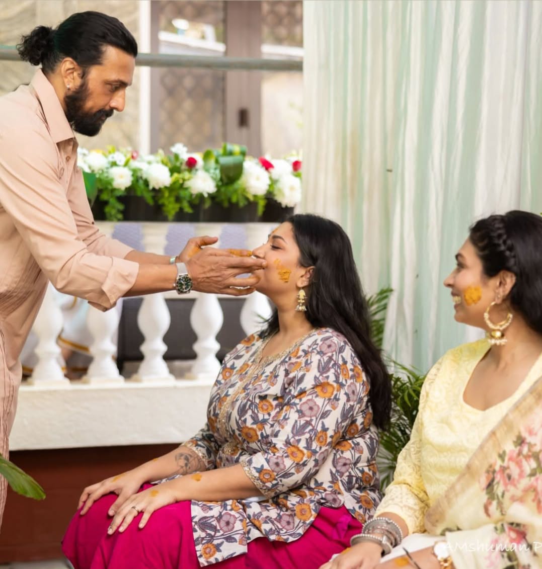 ಕಿಚ್ಚ ಸುದೀಪ್ ಮನೆಯಲ್ಲಿ ಮದುವೆ ಸಂಭ್ರಮ  ಮಗಳು ಸಾನ್ವಿ ಅರಿಶಿನ ಶಾಸ್ತ್ರ