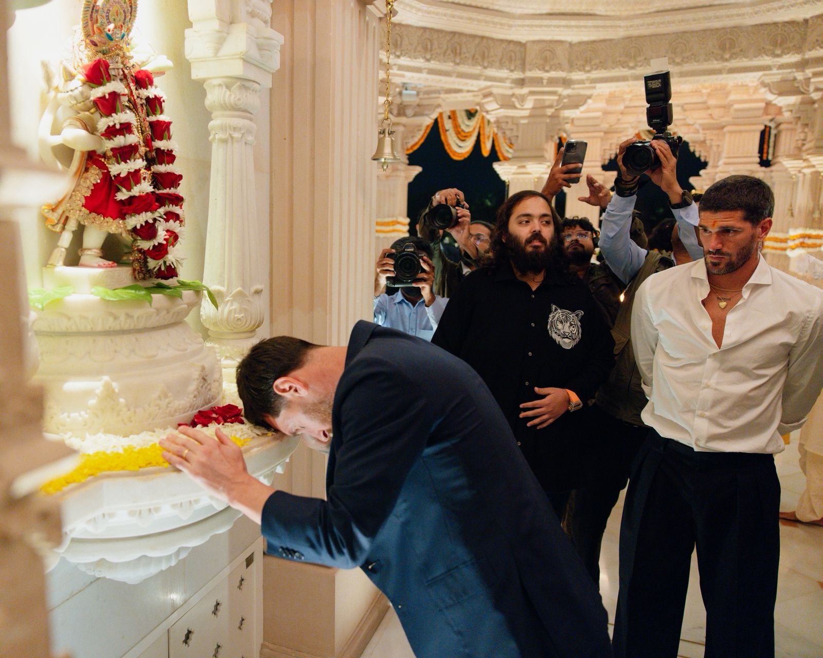 Lionel Messi Visits Anant Ambani’s Vantara; Touches Lord Hanuman’s Feet in Heartwarming Cultural Moment