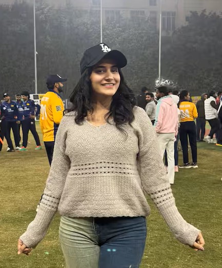 ಸೋಷಿಯಲ್ ಮೀಡಿಯಾ ಇನ್ಫ್ಲುಯೆನ್ಸರ್ ಶ್ವೇತಾ ಈಗ ಆರ್‌ಸಿಬಿ ಸೊಸೆ - ಯಾರು ಈ ಶ್ವೇತಾ ಪುಂಡಿರ್? ಇಲ್ಲಿದೆ ಮಾಹಿತಿ!!